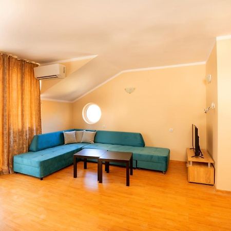 House With Garden Hotel Pomorie Ngoại thất bức ảnh