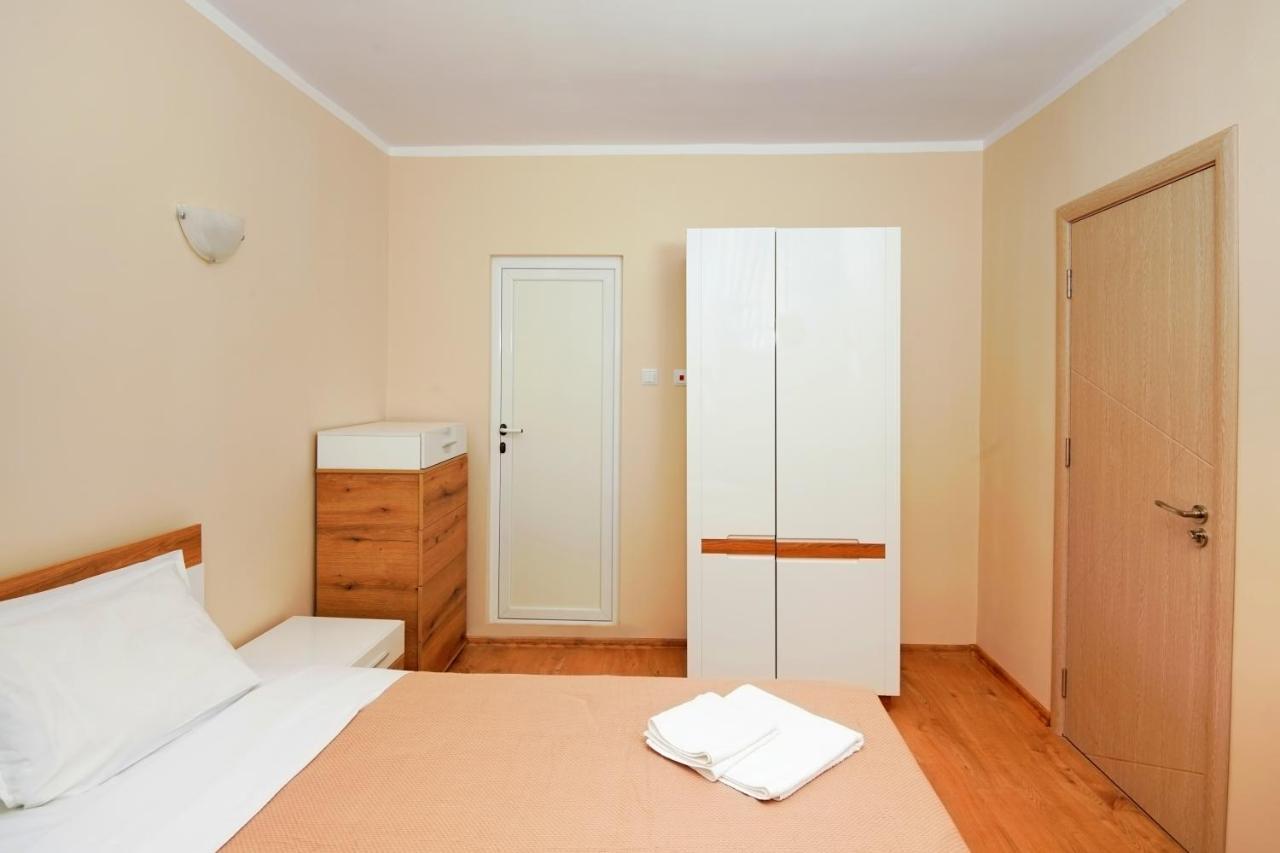House With Garden Hotel Pomorie Ngoại thất bức ảnh