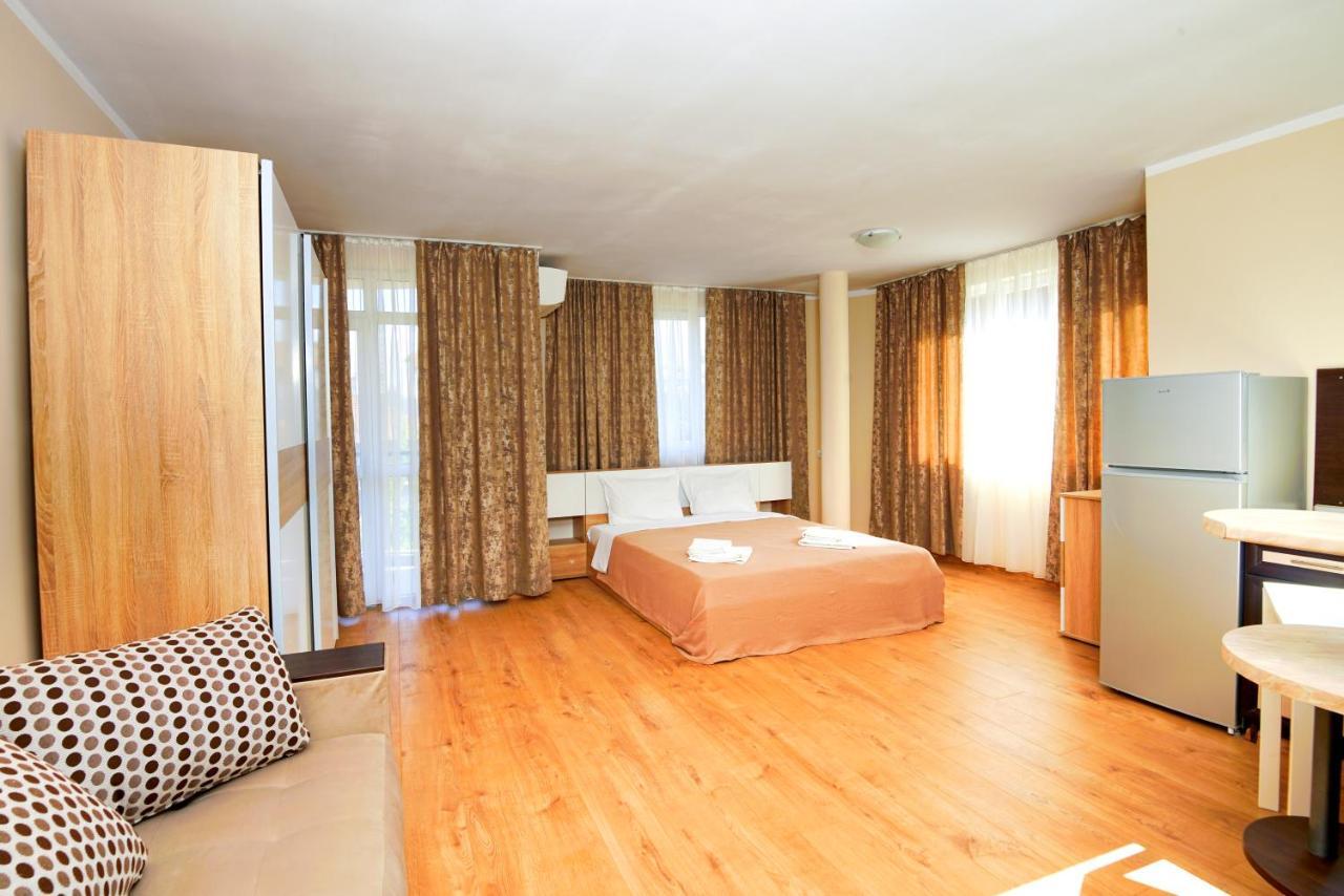House With Garden Hotel Pomorie Ngoại thất bức ảnh