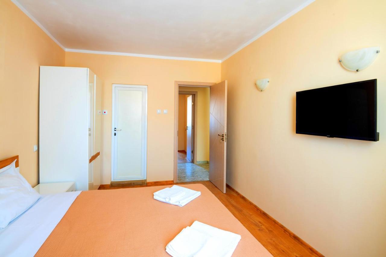 House With Garden Hotel Pomorie Ngoại thất bức ảnh