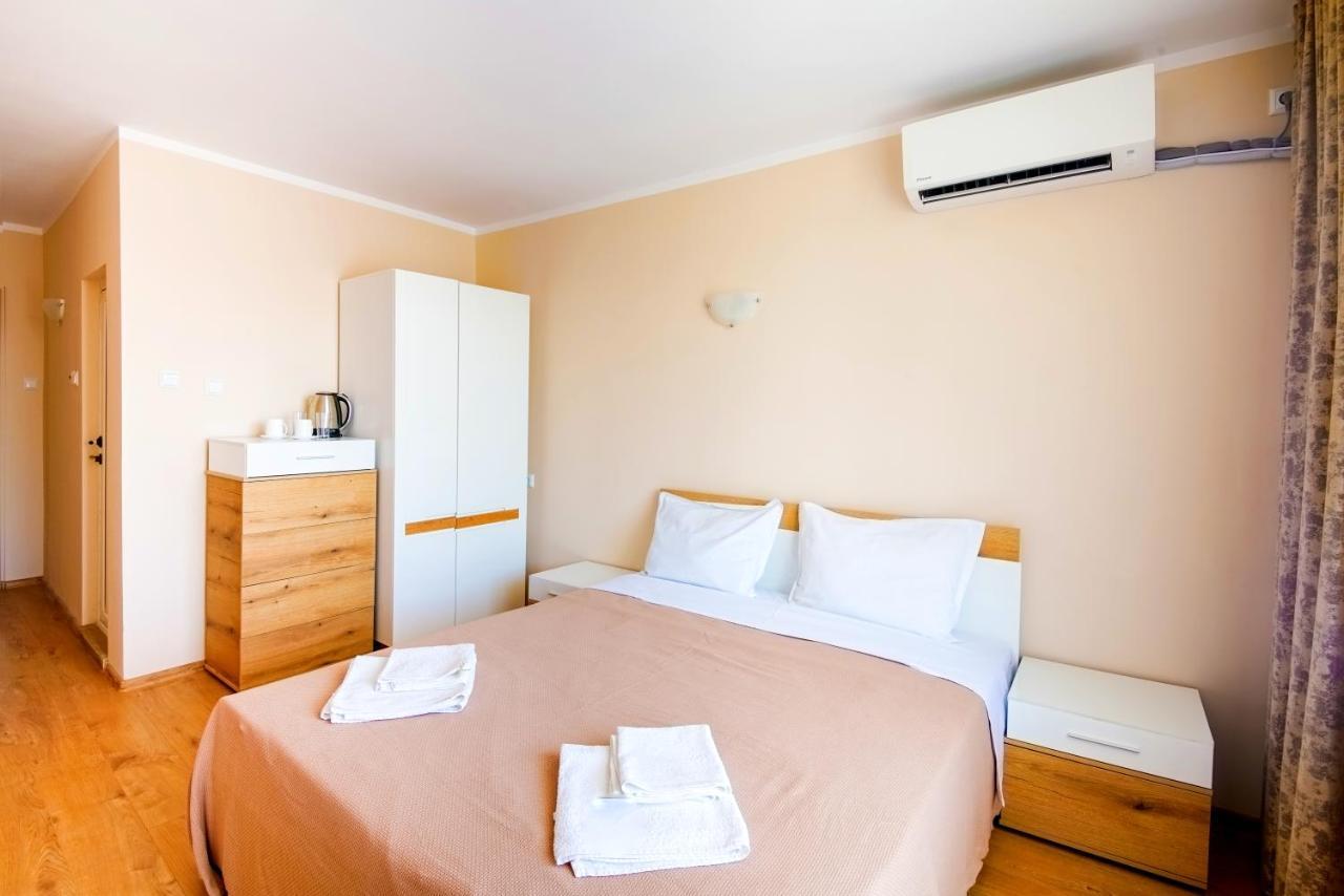House With Garden Hotel Pomorie Ngoại thất bức ảnh