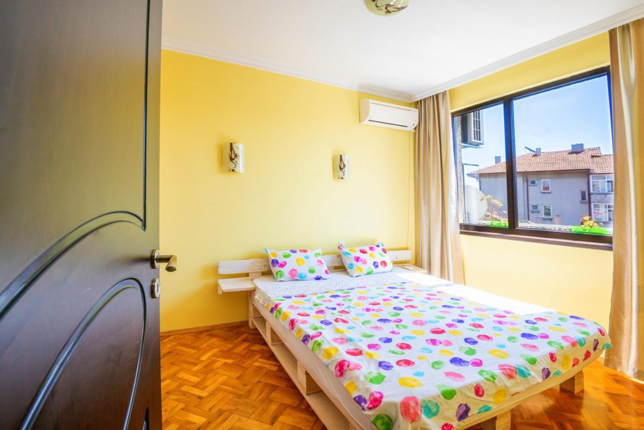 House With Garden Hotel Pomorie Ngoại thất bức ảnh
