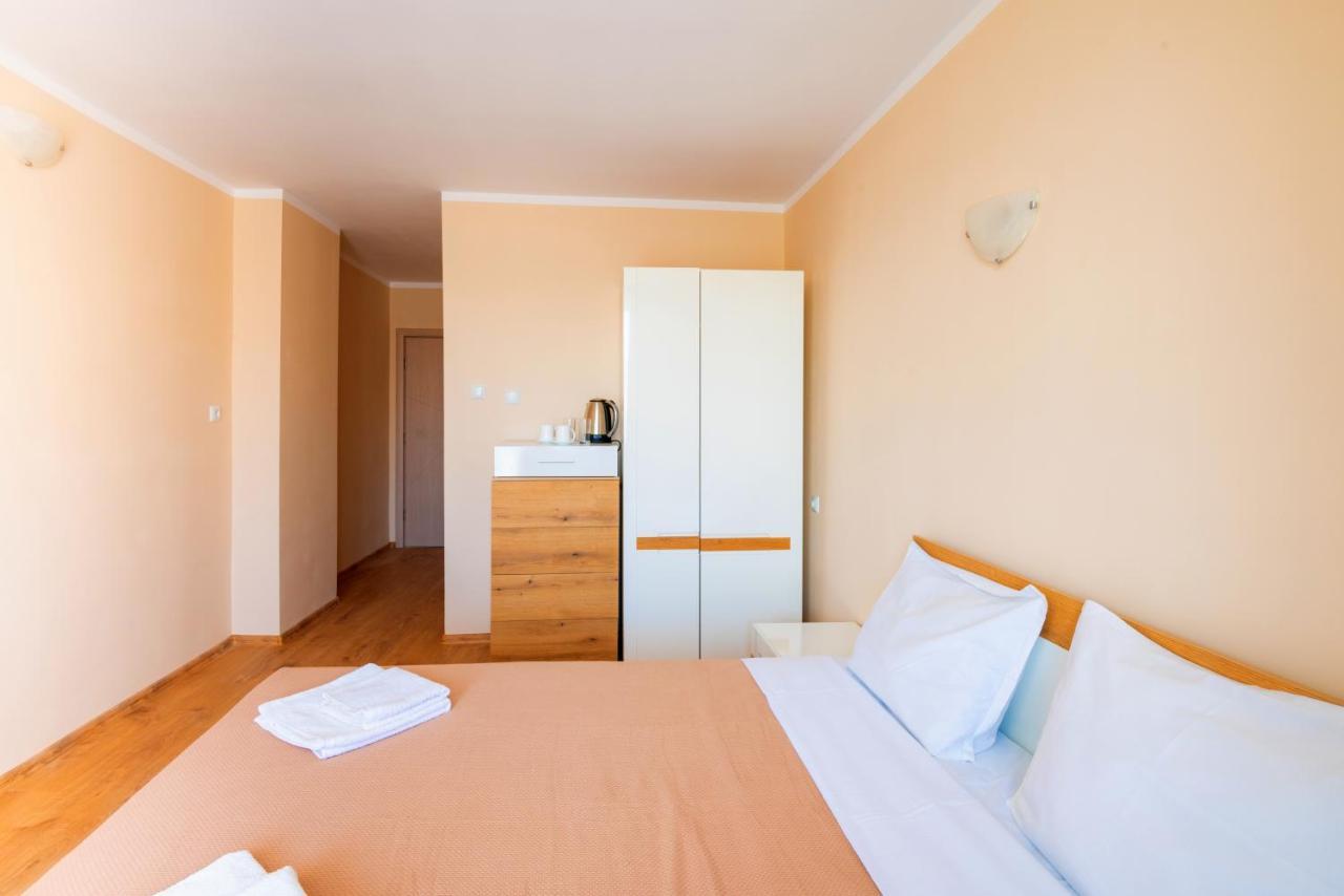 House With Garden Hotel Pomorie Ngoại thất bức ảnh