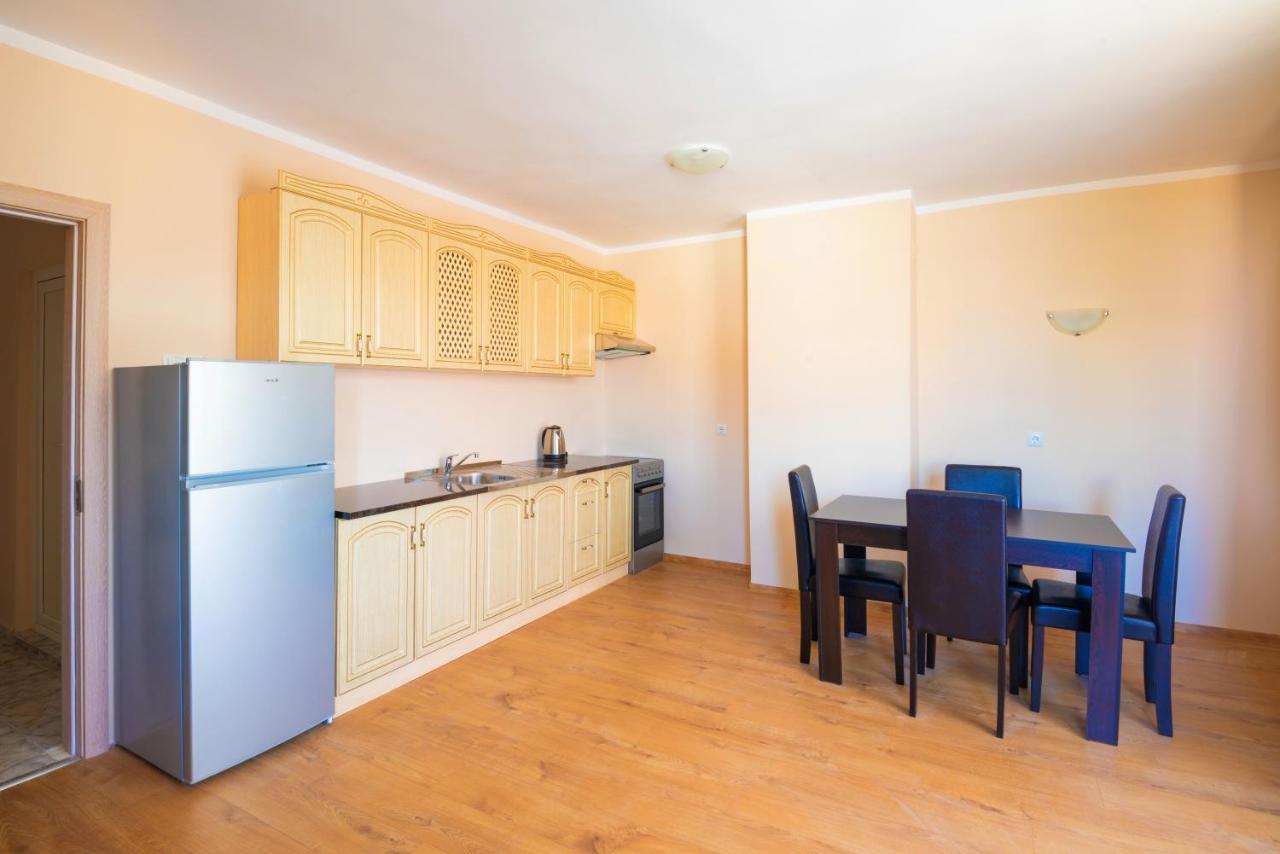 House With Garden Hotel Pomorie Ngoại thất bức ảnh