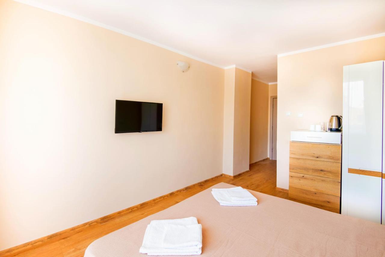 House With Garden Hotel Pomorie Ngoại thất bức ảnh